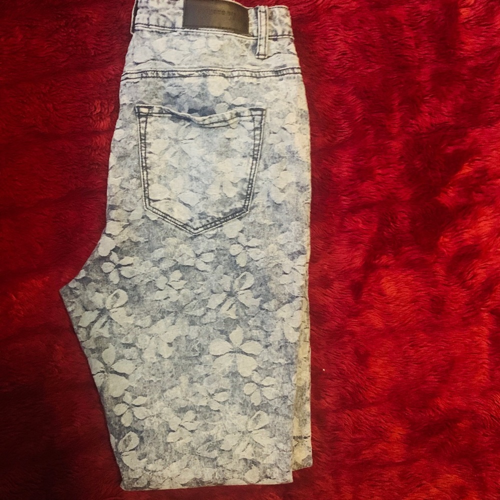 🌹Highwaisted Jeans with Flower Design